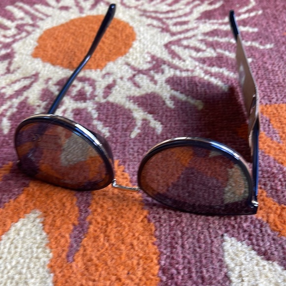 Vans Summer Holiday UV Protect Shades Sunglasses
NWT - Picture 8 of 16